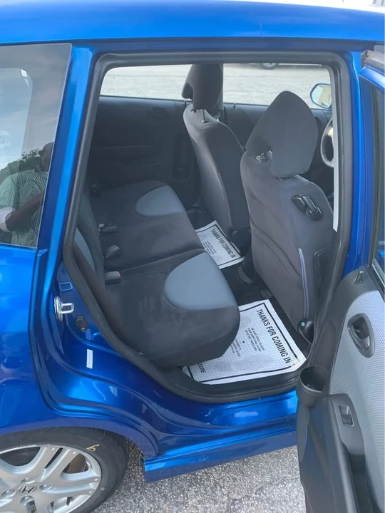 2007 Honda Fit - Image 11 of 17