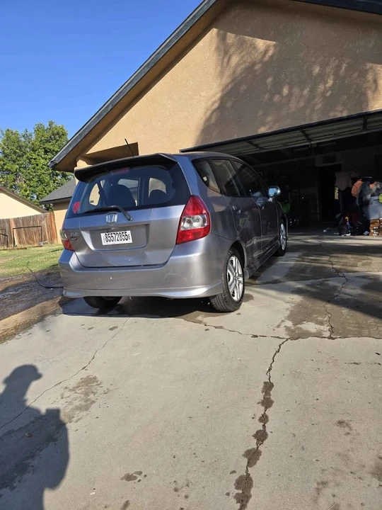 2007 Honda Fit - Image 2 of 6