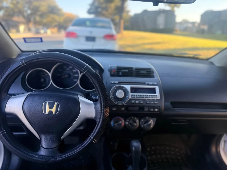 2007 Honda Fit - Image 7 of 11