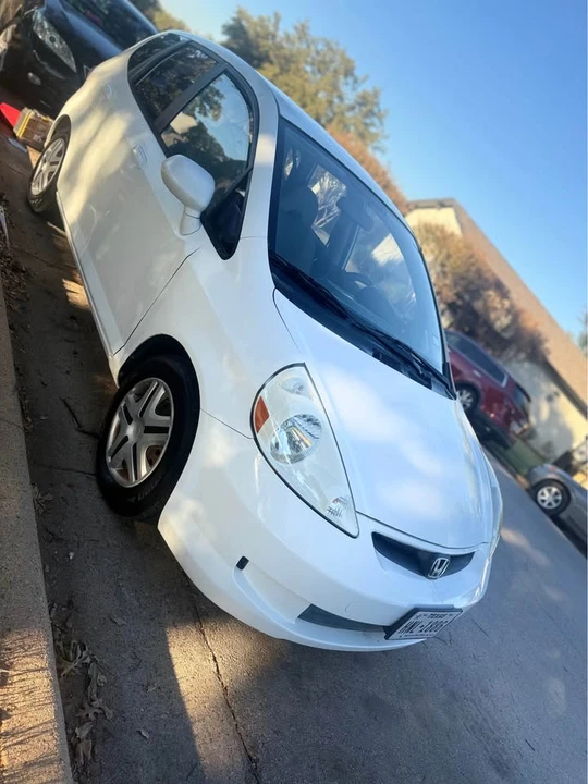 2007 Honda Fit - Image 2 of 11