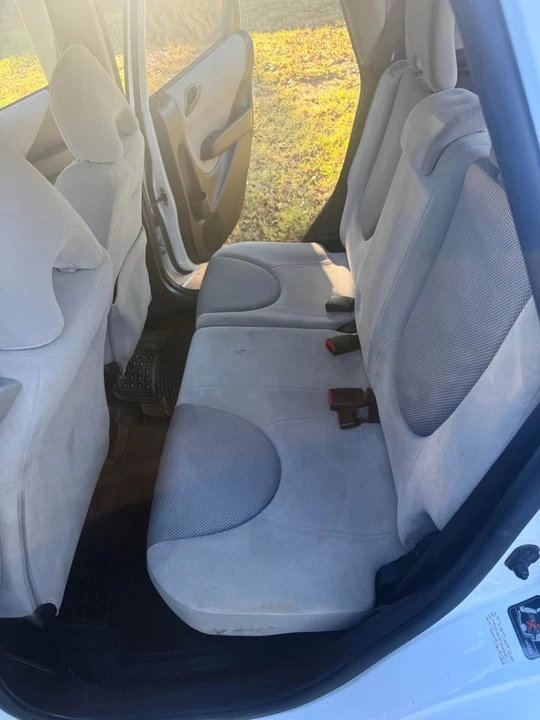 2007 Honda Fit - Image 9 of 11