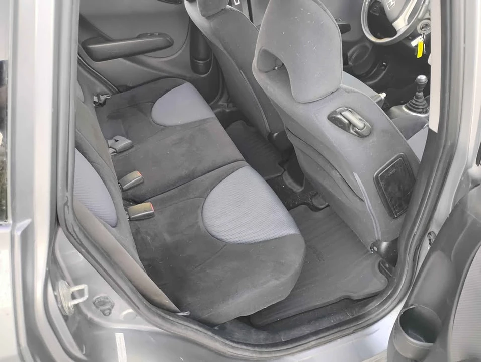 2007 Honda Fit - Image 11 of 16