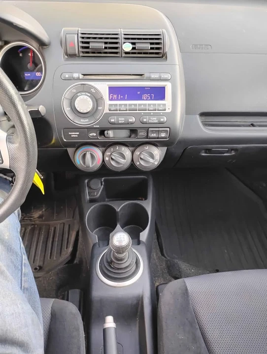 2007 Honda Fit - Image 14 of 16