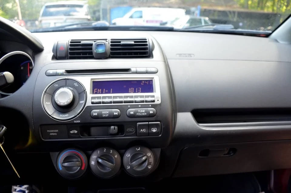 2007 Honda Fit - Image 14 of 15