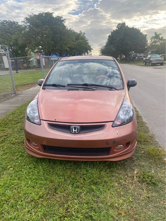 2007 Honda Fit - Image 2 of 4