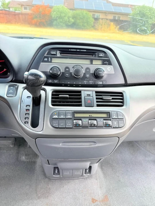 2007 Honda Odyssey - Image 14 of 18