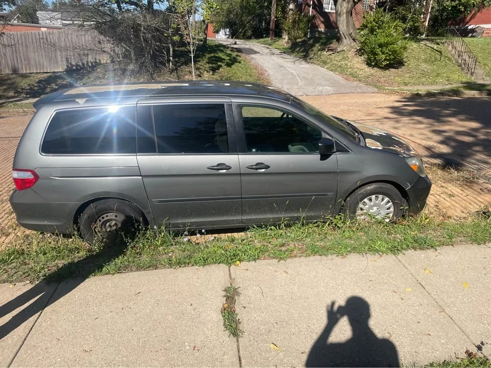 2007 Honda Odyssey - Image 2 of 8