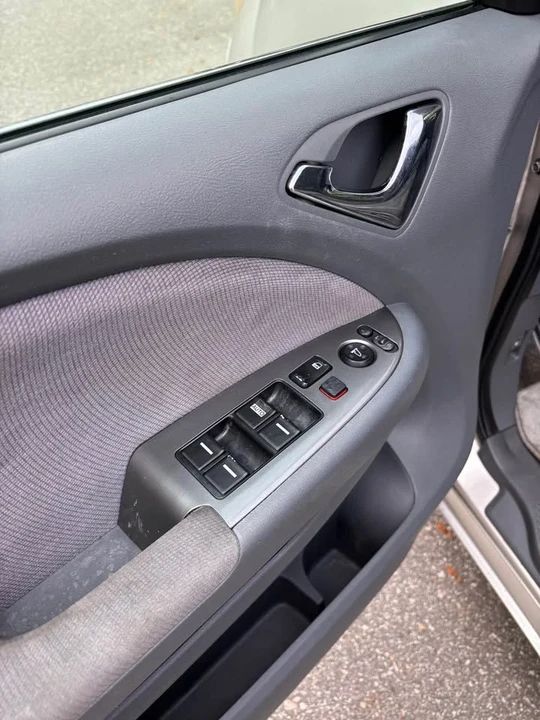 2007 Honda Odyssey - Image 12 of 15