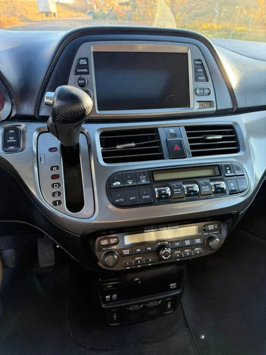 2007 Honda Odyssey - Image 8 of 13