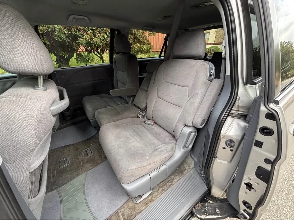 2007 Honda Odyssey - Image 11 of 15