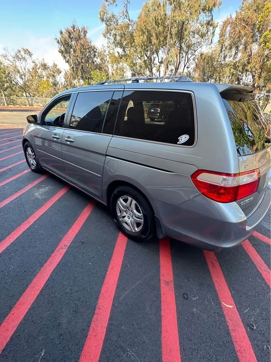 2007 Honda Odyssey - Image 2 of 10