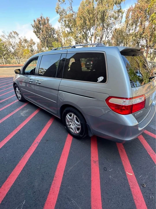 2007 Honda Odyssey - Image 2 of 9