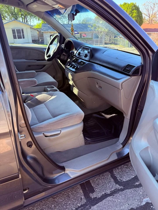 2007 Honda Odyssey - Image 11 of 19