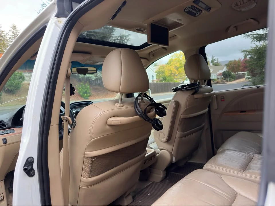2007 Honda Odyssey - Image 8 of 8