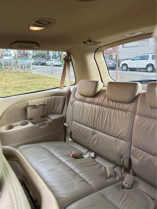 2007 Honda Odyssey - Image 17 of 18
