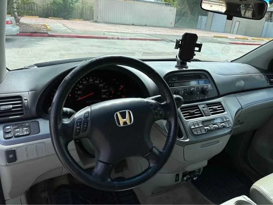 2007 Honda Odyssey - Image 15 of 17