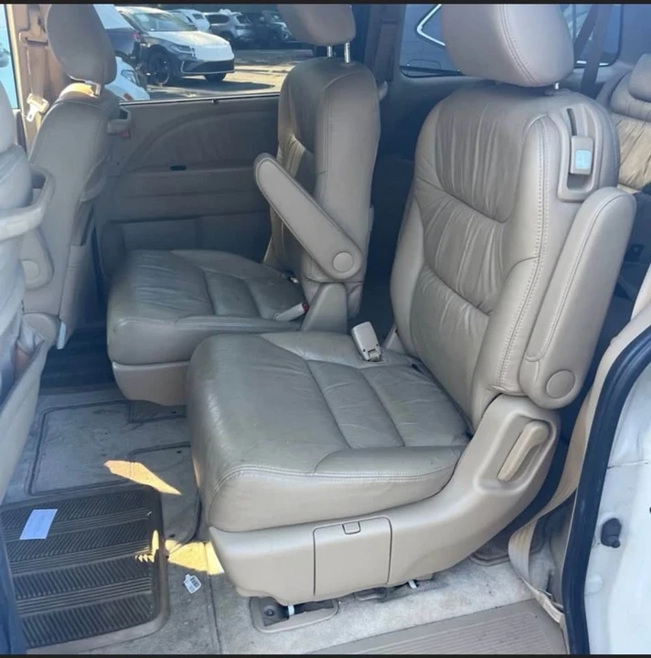 2007 Honda Odyssey - Image 6 of 8