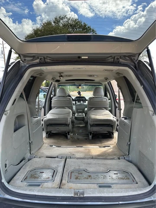2007 Honda Odyssey - Image 16 of 17