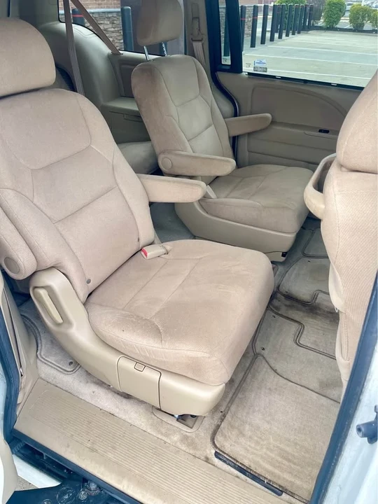 2007 Honda Odyssey - Image 11 of 13