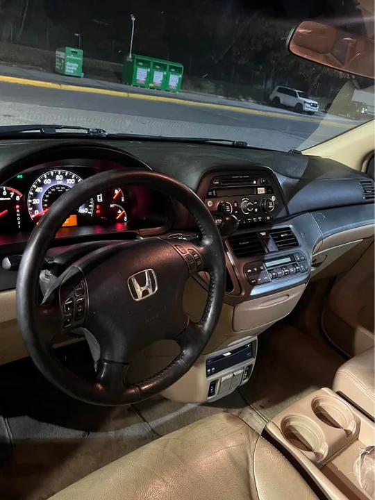 2007 Honda Odyssey - Image 12 of 13