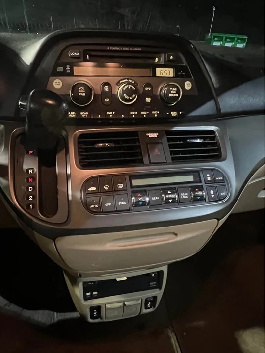 2007 Honda Odyssey - Image 10 of 12