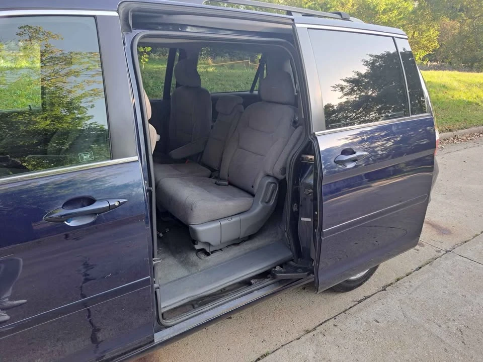 2007 Honda Odyssey - Image 2 of 7