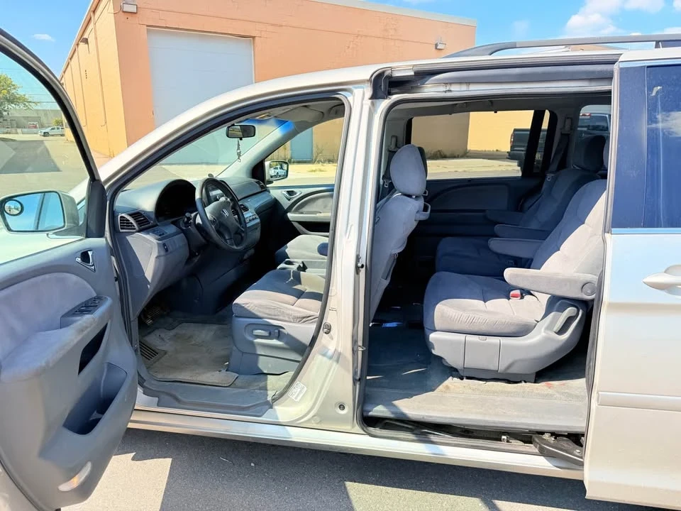 2007 Honda Odyssey - Image 6 of 9