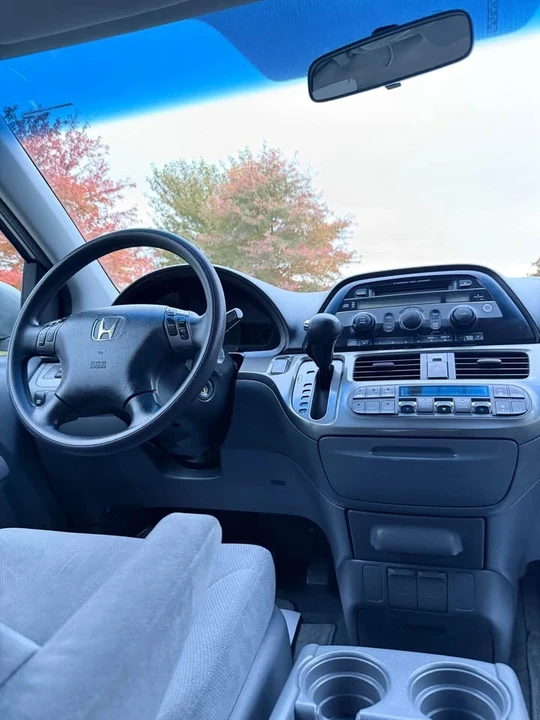 2007 Honda Odyssey - Image 16 of 19