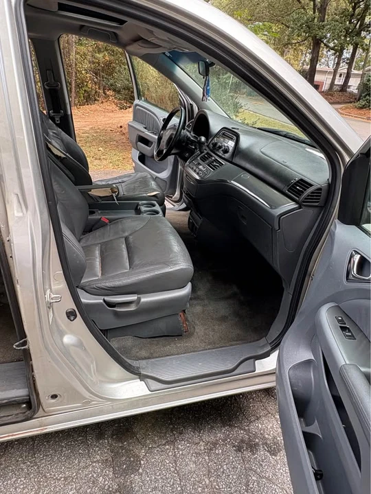 2007 Honda Odyssey - Image 15 of 16
