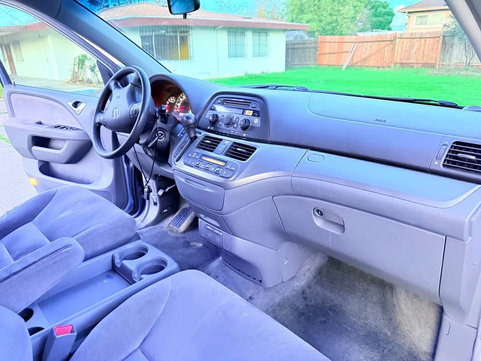 2007 Honda Odyssey - Image 11 of 17