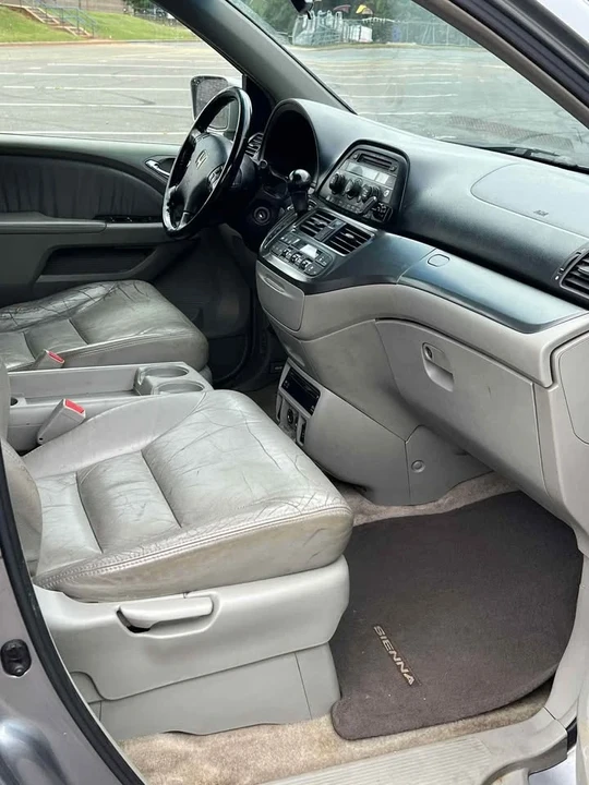 2007 Honda Odyssey - Image 11 of 14
