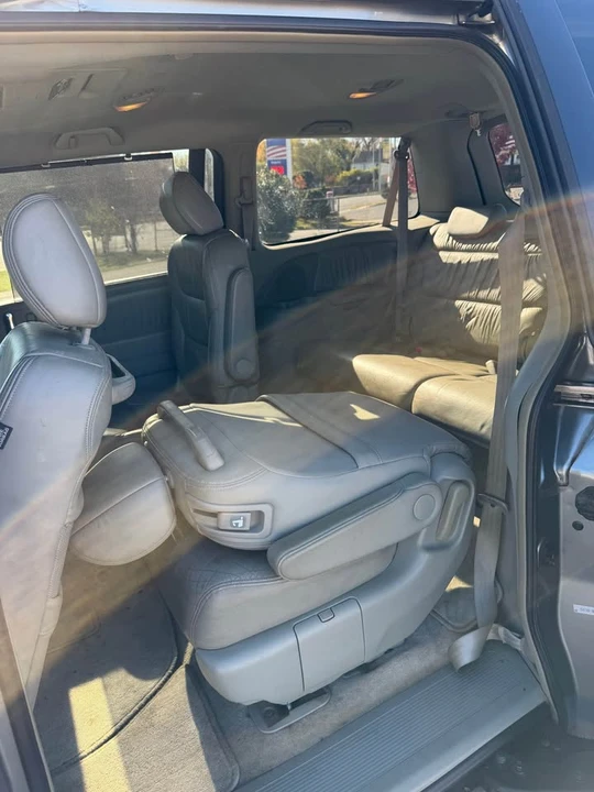 2007 Honda Odyssey - Image 7 of 10