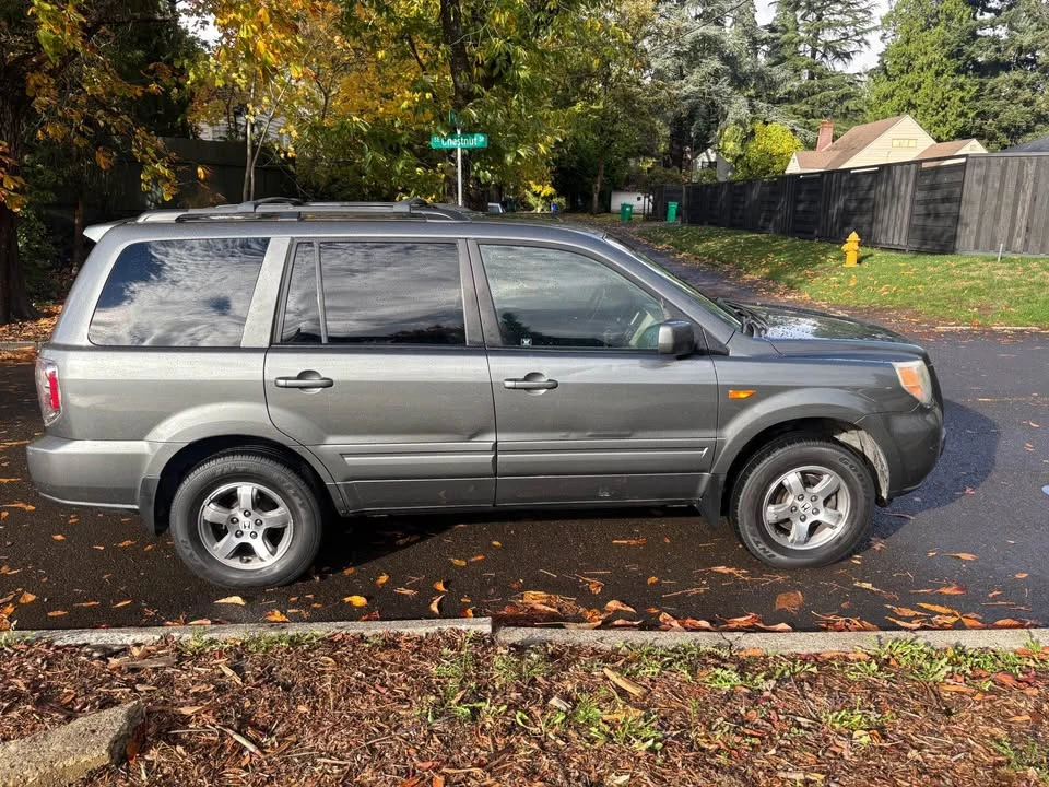 2007 Honda Pilot 1st Gen - Image 2 of 7