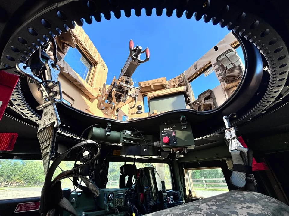 2007 Hummer HMMWV - Image 4 of 18