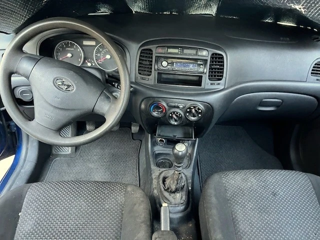 2007 Hyundai Accent - Image 7 of 12