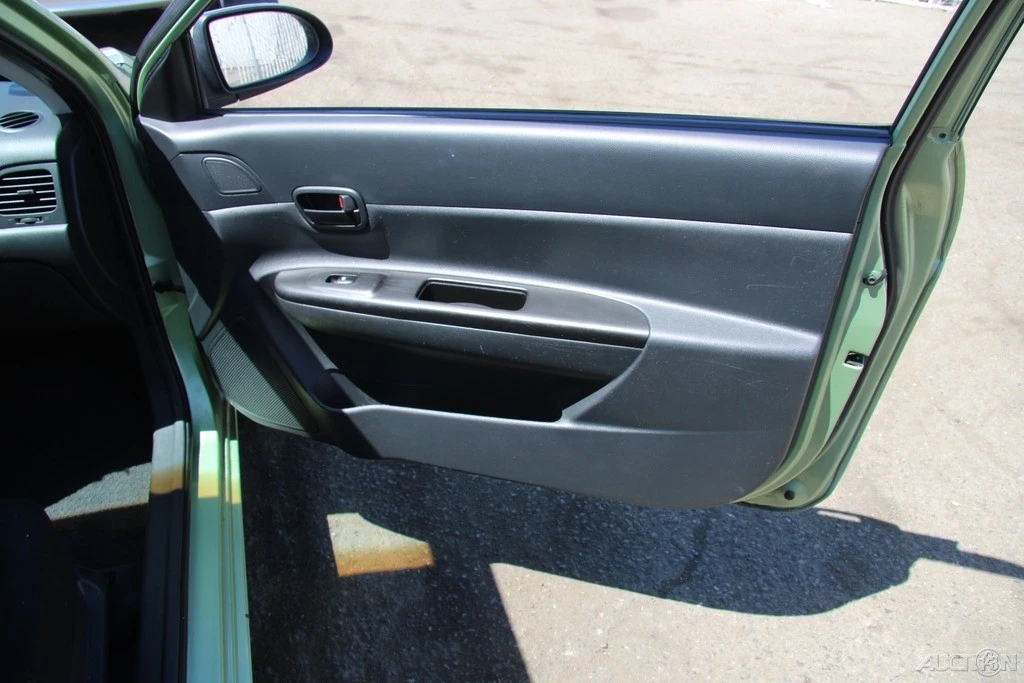 2007 Hyundai Accent - Image 19 of 21