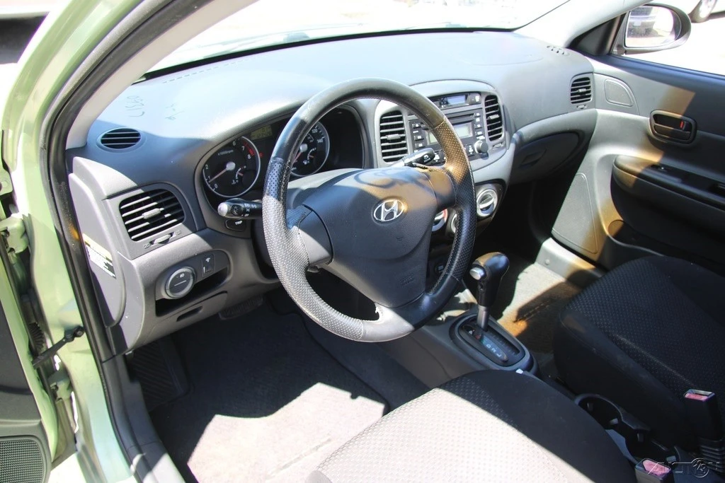 2007 Hyundai Accent - Image 15 of 21