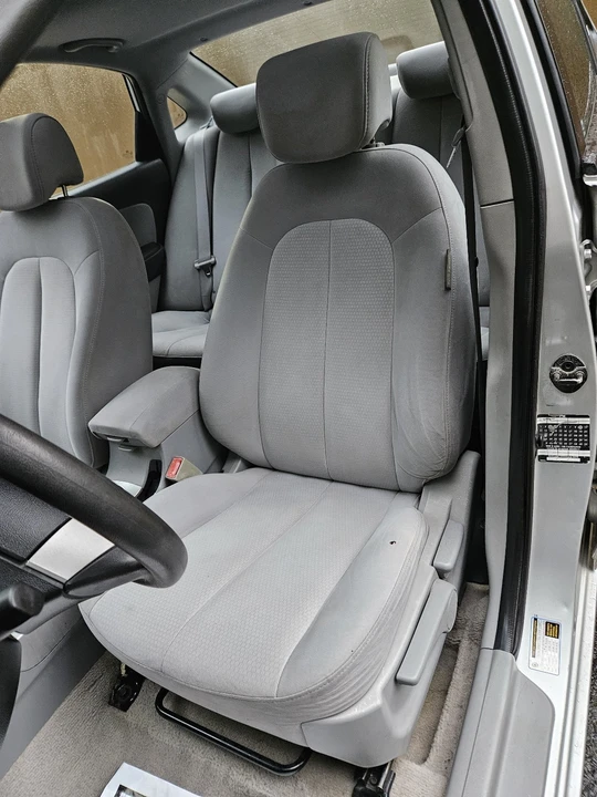 2007 Hyundai Elantra - Image 10 of 19