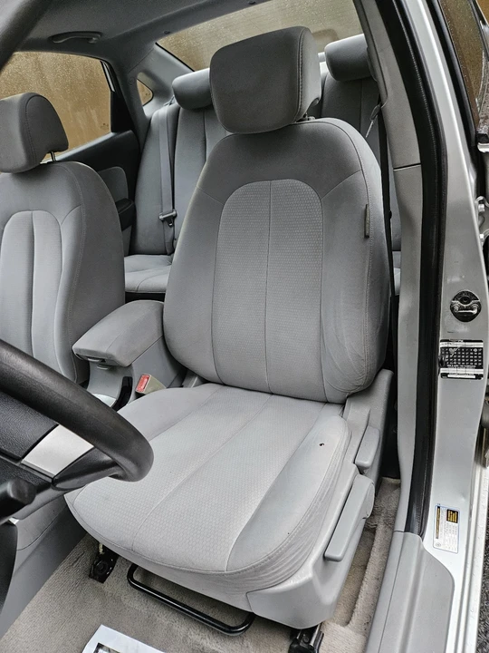 2007 Hyundai Elantra - Image 10 of 19