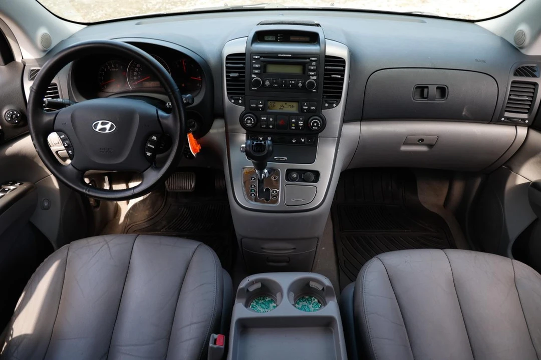 2007 Hyundai - Image 2 of 12
