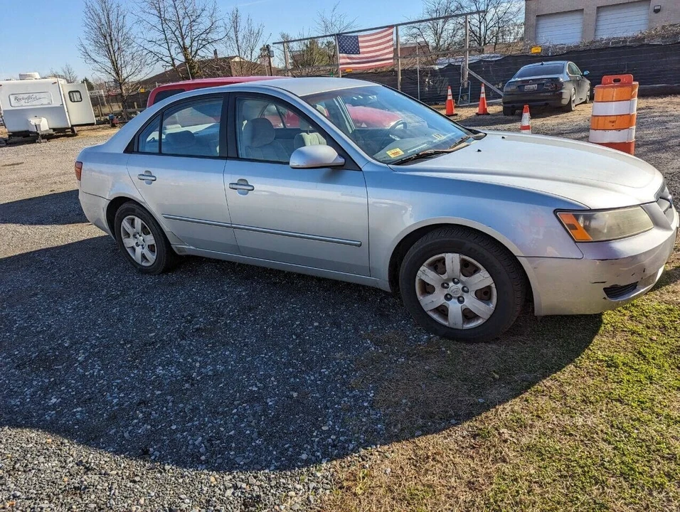 2007 Hyundai Sonata - Image 2 of 12