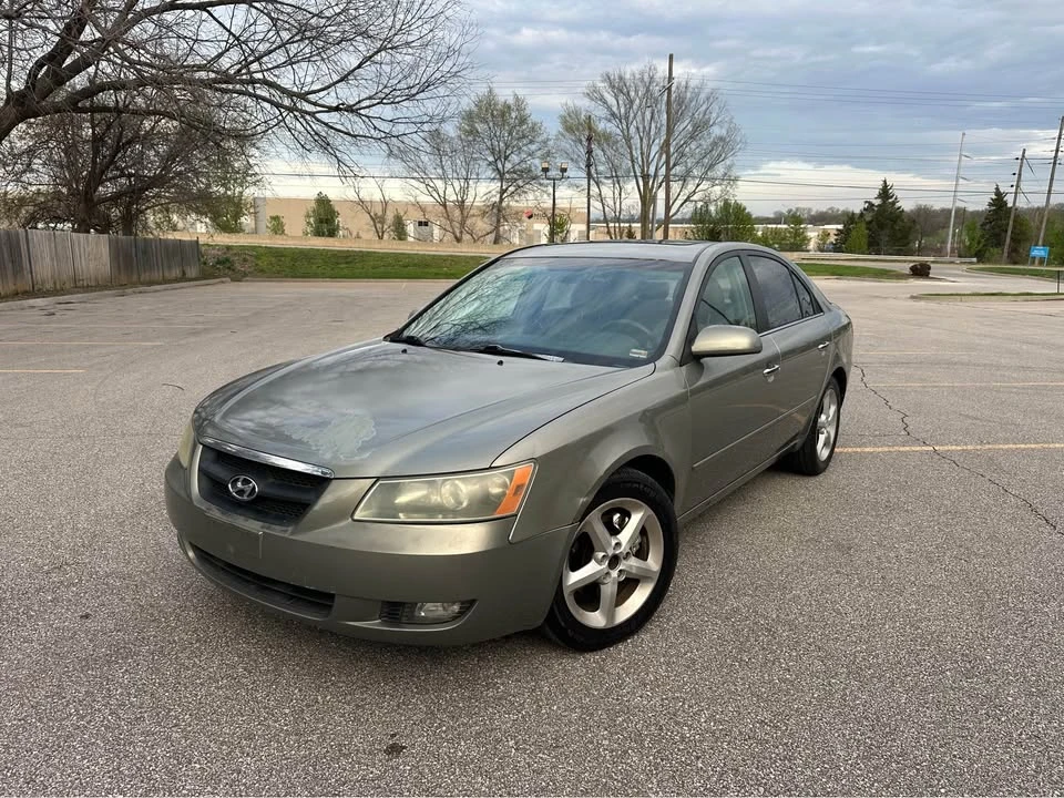 2007 Hyundai Sonata - Image 2 of 17