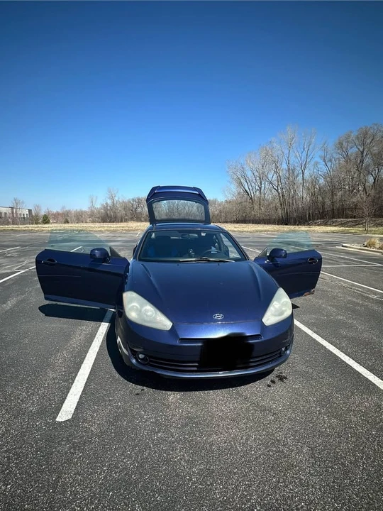 2007 Hyundai Tiburon - Image 4 of 4