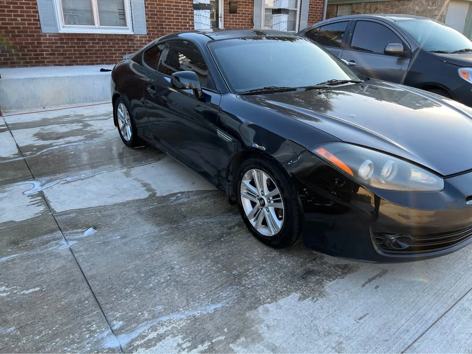 2007 Hyundai Tiburon - Image 2 of 9