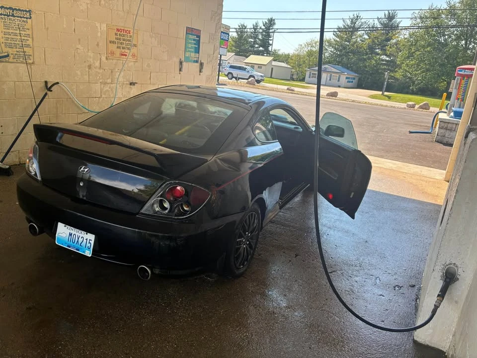 2007 Hyundai Tiburon - Image 2 of 4