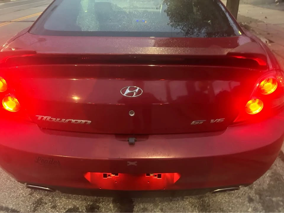 2007 Hyundai Tiburon - Image 9 of 15