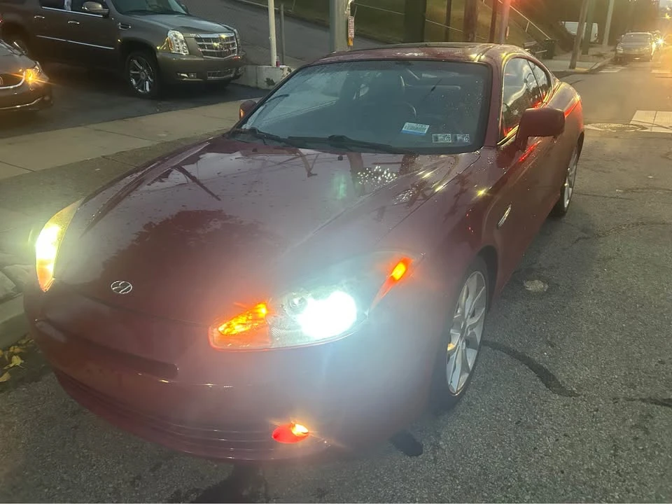 2007 Hyundai Tiburon - Image 10 of 15