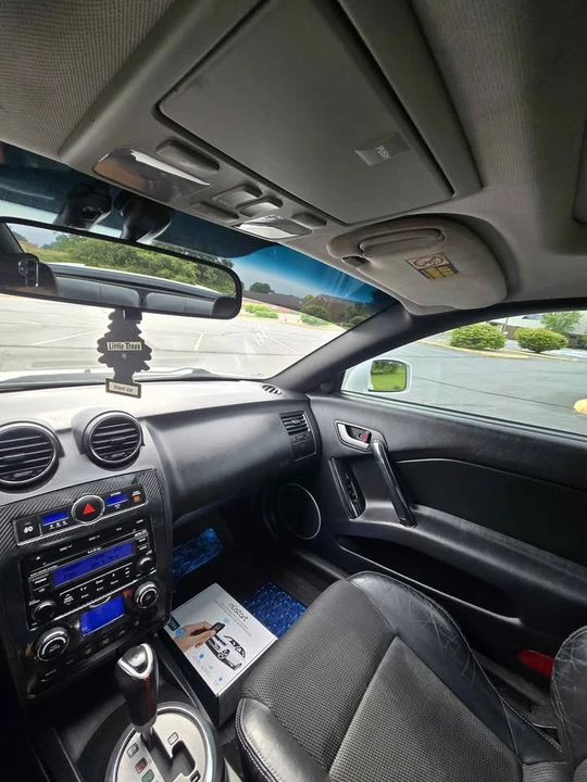 2007 Hyundai Tiburon - Image 14 of 16