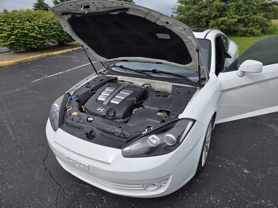 2007 Hyundai Tiburon - Image 2 of 16