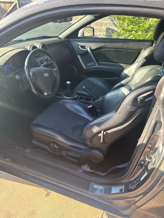 2007 Hyundai Tiburon - Image 5 of 8